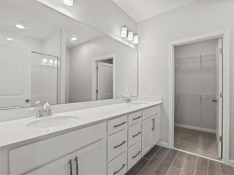 1394 Mount Royal Dr — Photo 14