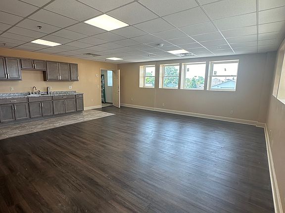3rd image of 2207 Elmwood Ave Suite 1