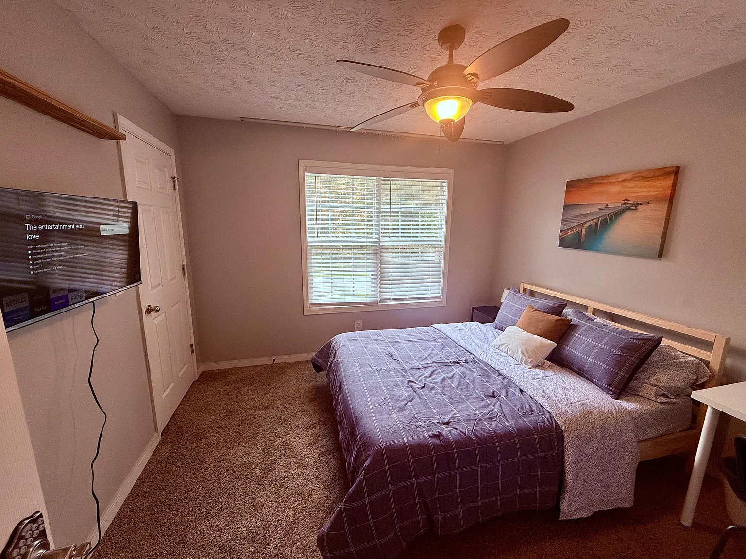 4 bed, 2.5 bath, 2257 sqft, $1,040 — Photo 2