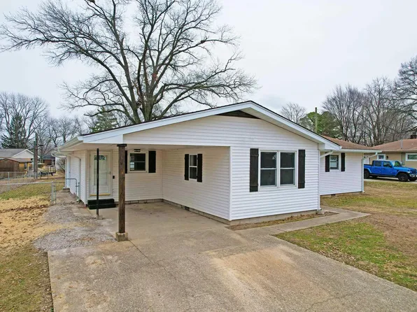 16 Lambert Dr, Mount Carmel, IL 62863