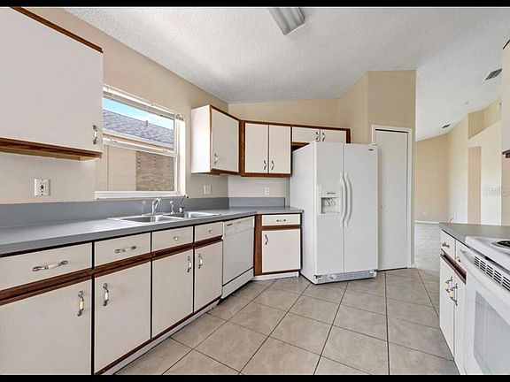 5th image of 1200 Shoshanna Dr