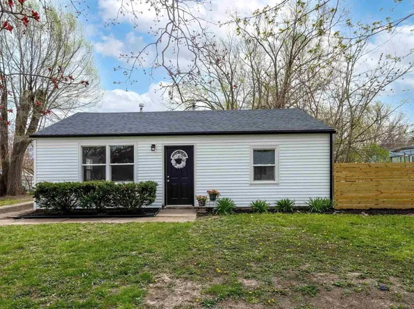 7311 Cedar St, Davenport, IA 52806
