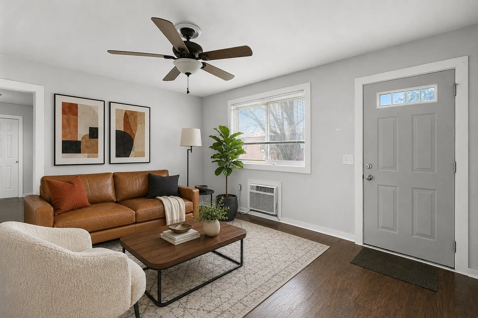 2 bed, 700 sqft, $1,400 — Photo 2