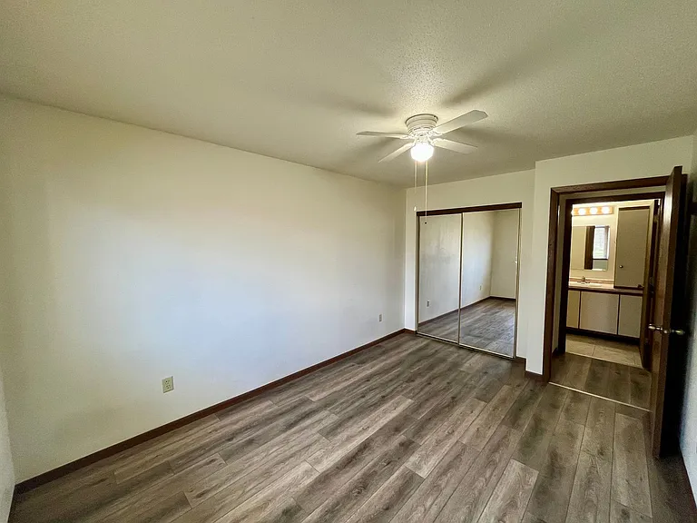 806 S State St — Photo 42