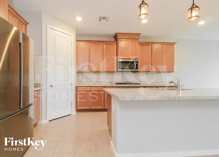 13581 N 141st Ln — Photo 7