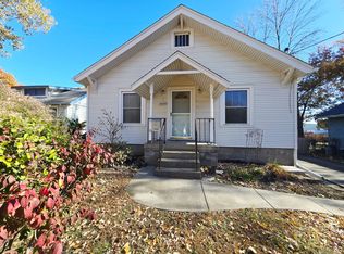 2009 Glenbrook Dr, Des Moines, IA 50316