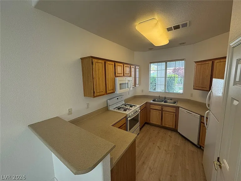 8772 Bridgeport Bay Ave — Photo 16