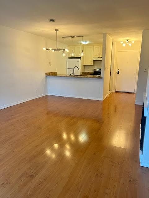 1st image of 391 Mandarin Dr APT 314