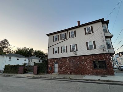 90 Hargraves St, Fall River, MA, 02723