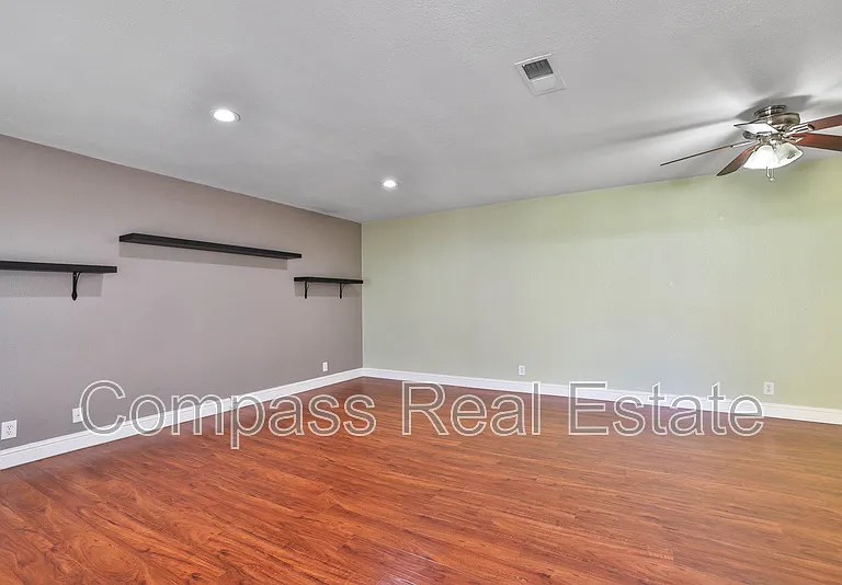 31101 Fredi St — Photo 4