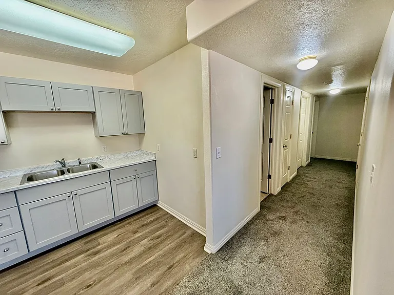 165 N 300 E — Photo 6