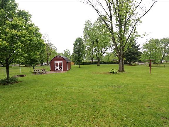 4th image of 3765 Fern Dr