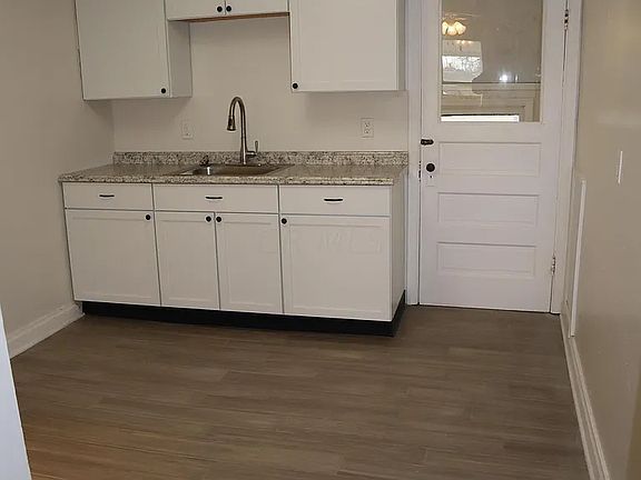 4th image of 244 Belle Ave