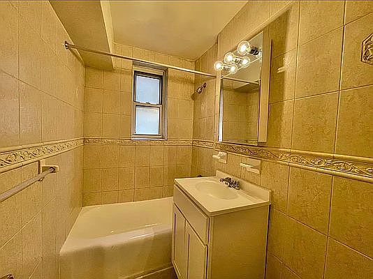 3rd image of 143-23 Barclay Ave #5E