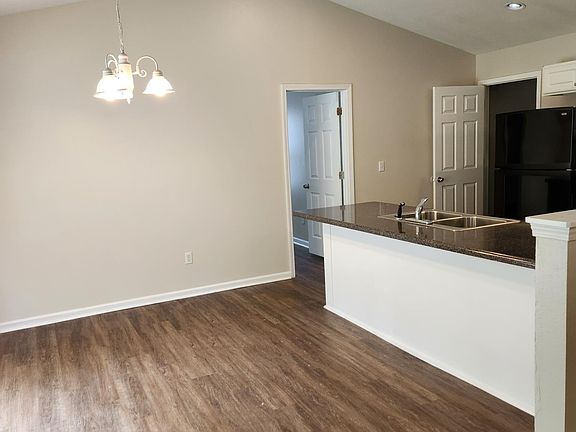 3rd image of 29 Juneau Ct