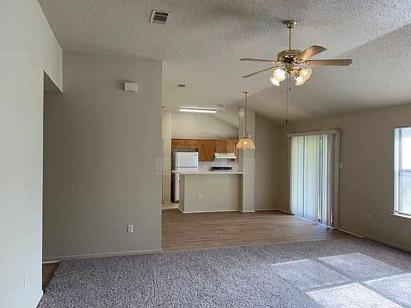 4th image of 218 Wagontrain Cir