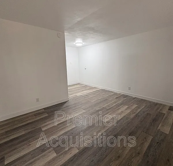 1101 S 74th St #13 — Photo 1