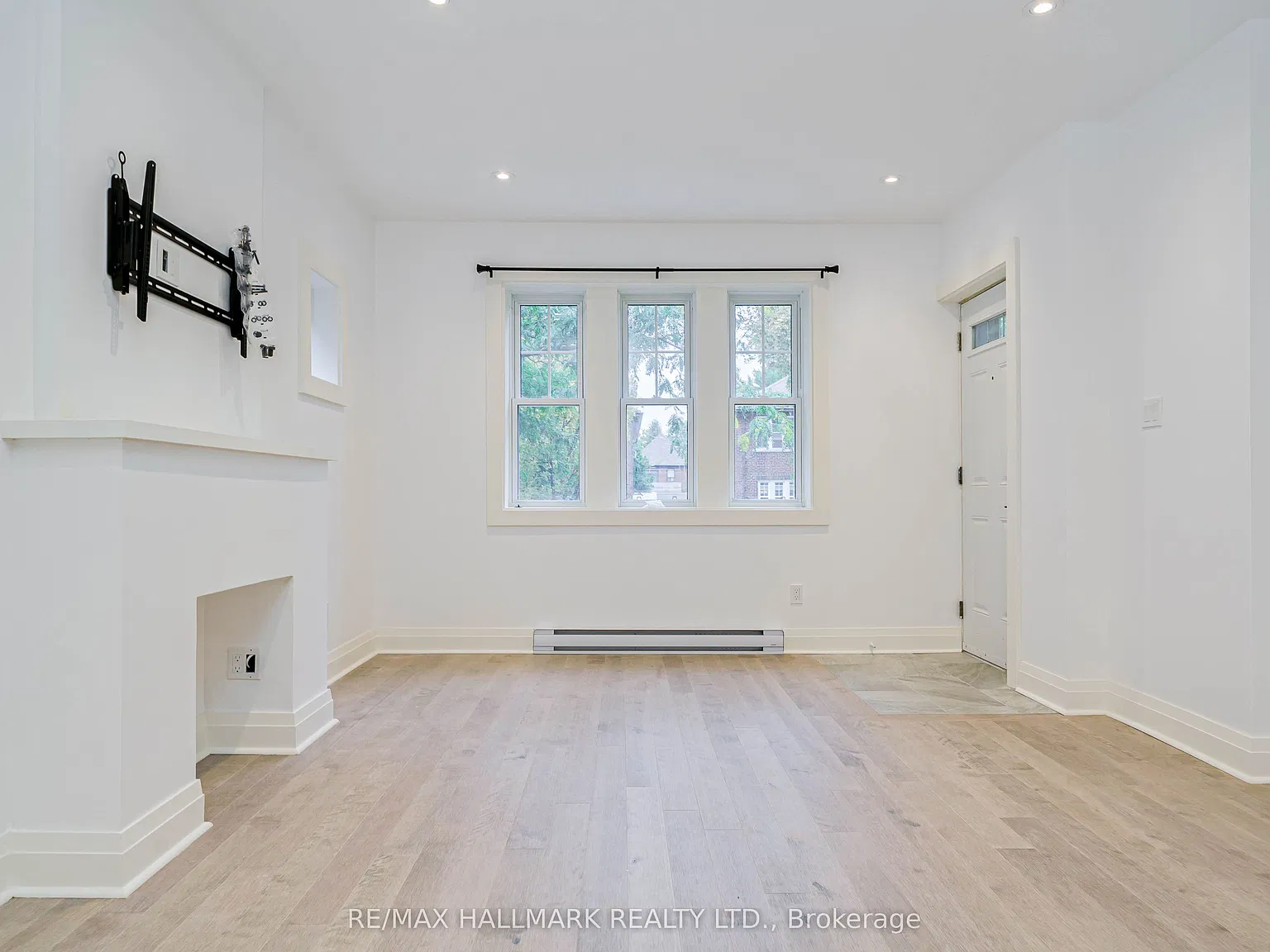 3 bed, $2,995 — Photo 3
