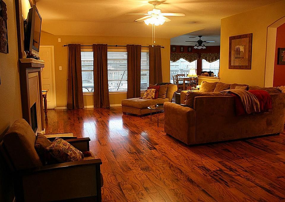 1st image of 10109 Chestnut Creek Way