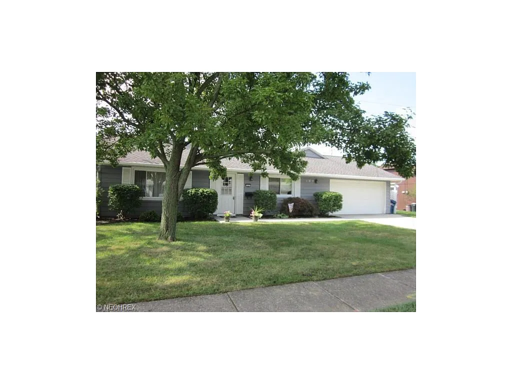 105 Meadow Dr photo 1