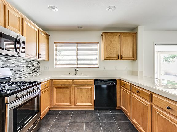 4th image of 11826 Magliana St