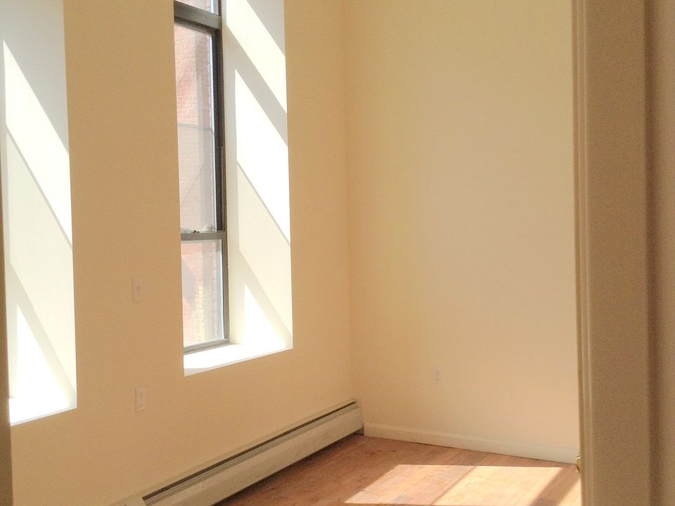 2nd image of 22 Morton St APT 210