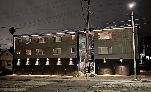 Capri Apartments — Photo 3