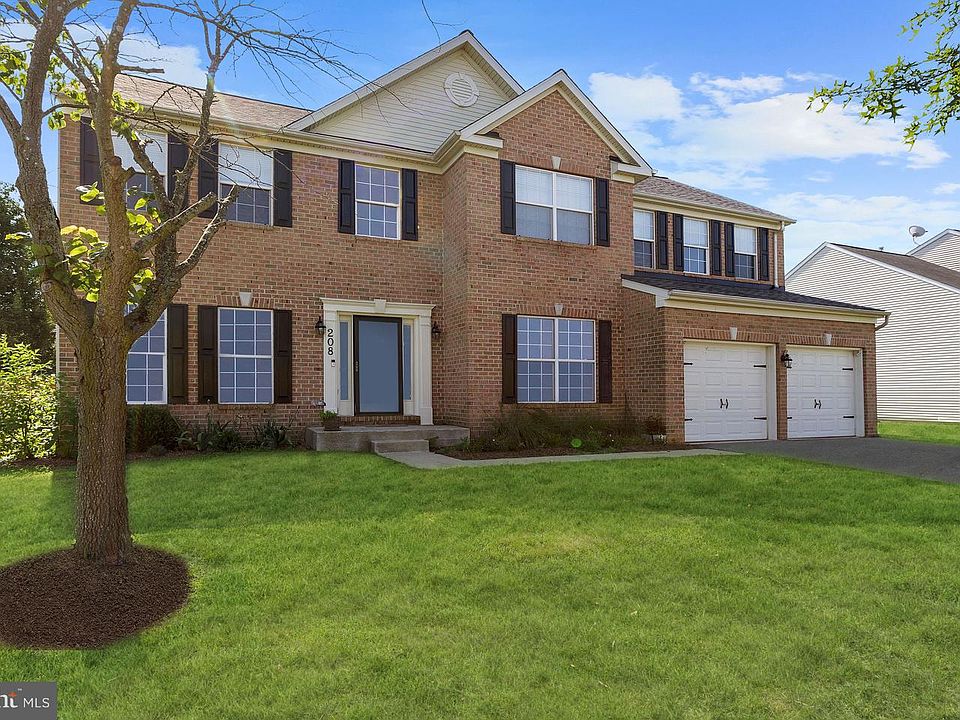 1st image of 208 N Field Way