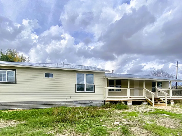 10888 State Park Rd — Photo 2