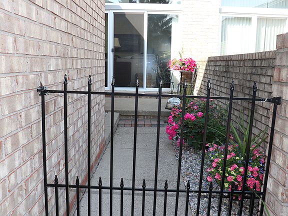 4th image of 48718 Aberdeen Ct
