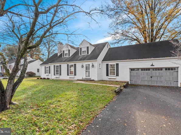 502 Briar Ln, Newark, DE 19711