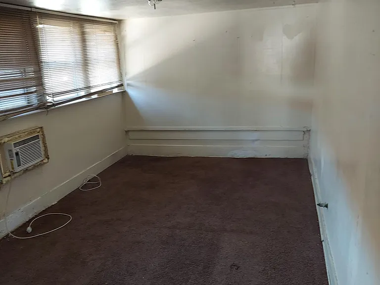 214 Weaver St — Photo 13