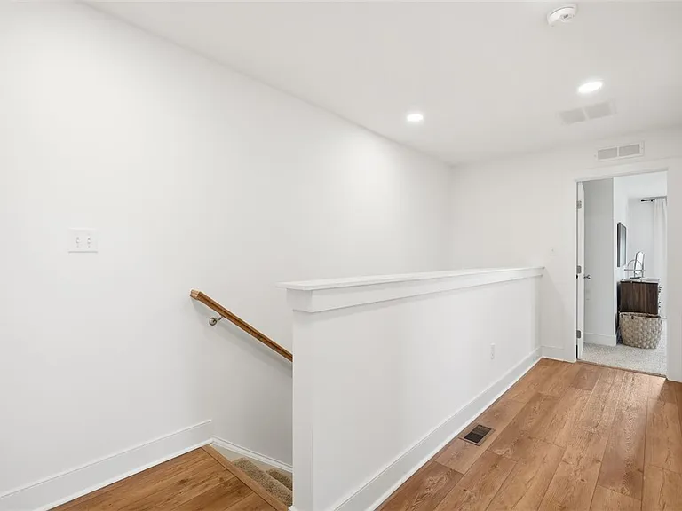 320 Highbridge Ln — Photo 19