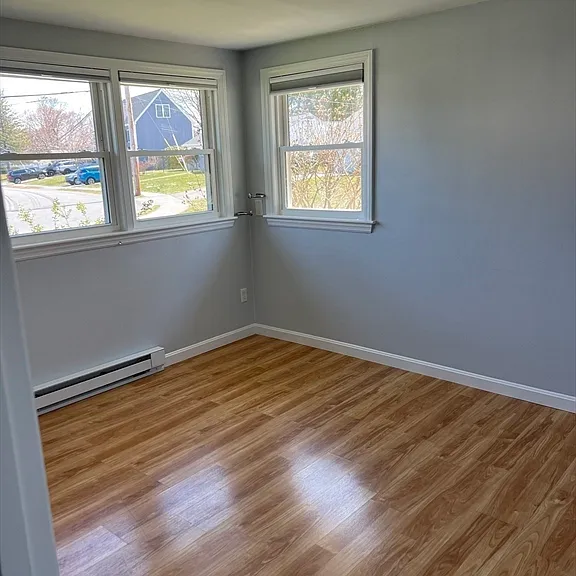 10 Terrane Ave — Photo 12