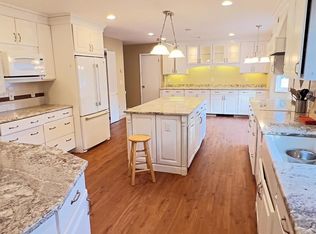 9 Terry Pl, Riverhead, NY 11901