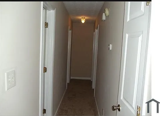 527 Fieldgreen Dr — Photo 9