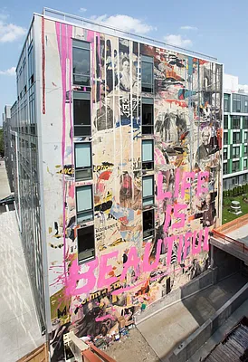 Rented by Greystar | media 7