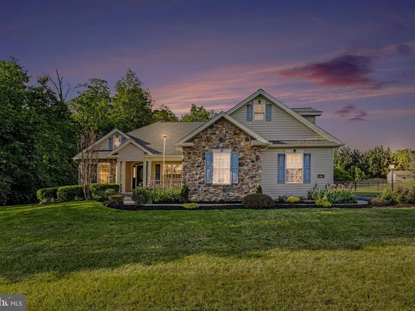 280 Amanda Dr, Littlestown, PA 17340