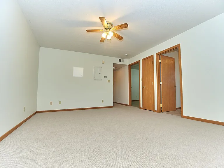 Pineview Apartments — Photo 44