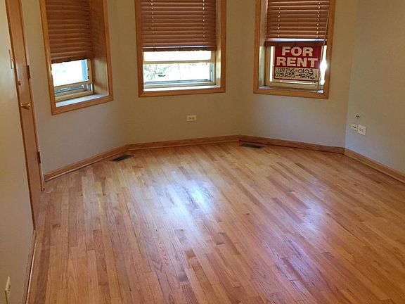 2nd image of 1020 N Hermitage Ave APT 1