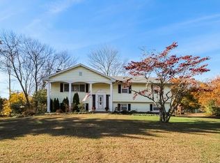 31 Woodchuck Ln, Norwalk, CT 06854