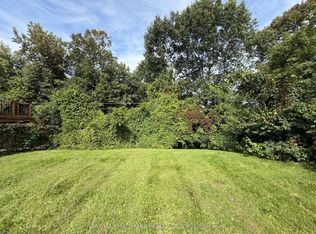 95 Dorothea Dr, Ottawa, ON K1V 7C6