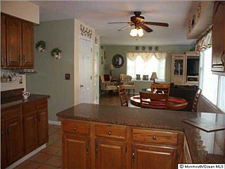 5th image of 152 Lilac Dr