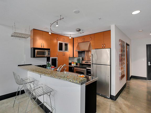 4th image of 2440 Western Ave APT 211