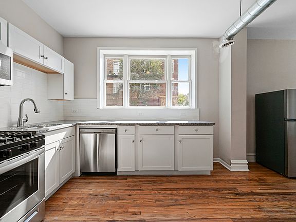 2nd image of 2259 S Oakley Ave #1F