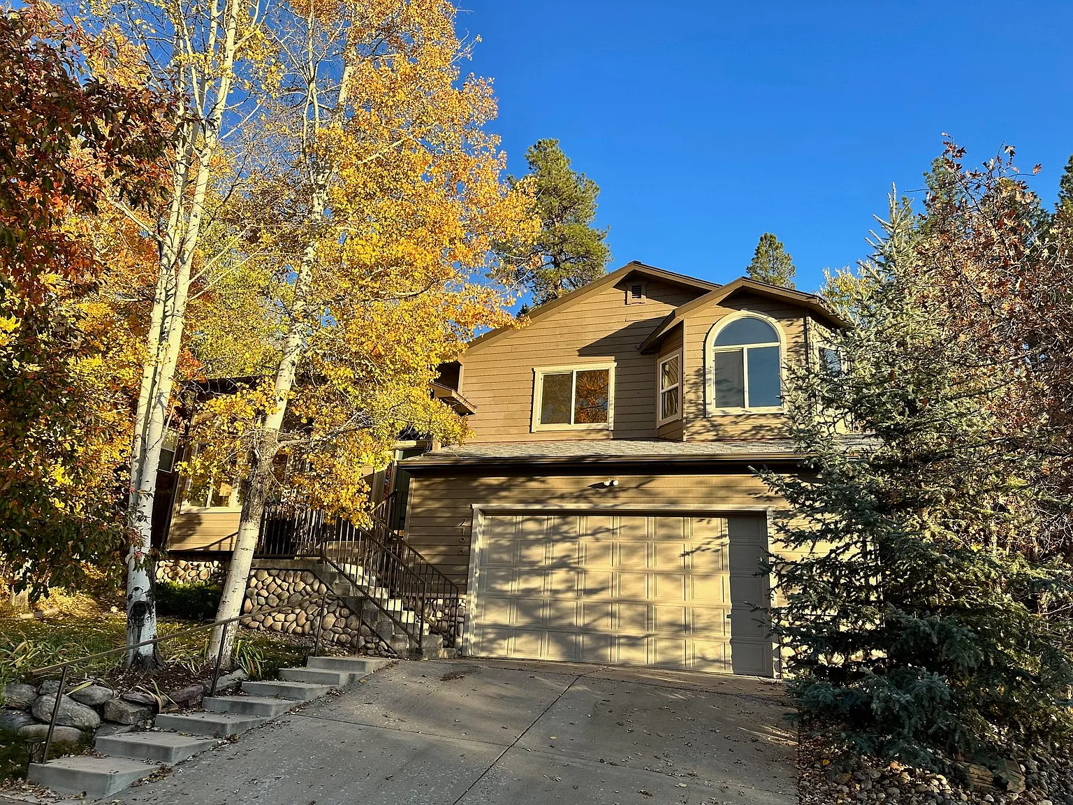 4 bed, 2324 sqft, $3,995 — Photo 1