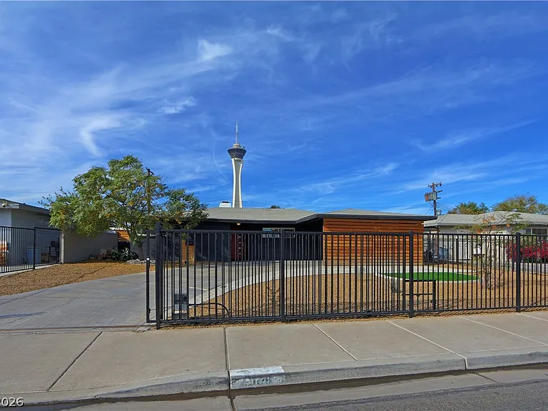 2108 S 6th St — Photo 1