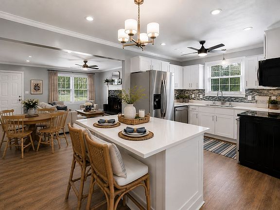 5th image of 3215 Trails End Ln