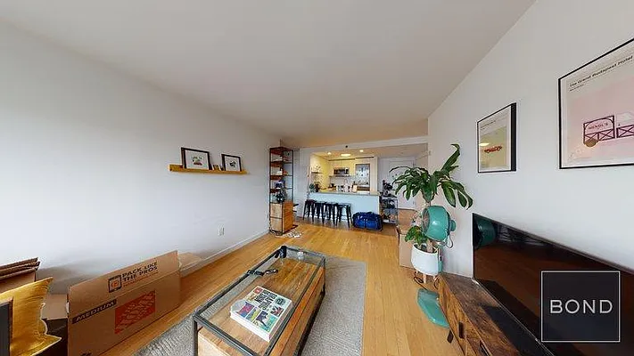 Rented by Bond New York | media 22