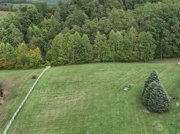Arnold Rd, Glenville, PA 17329